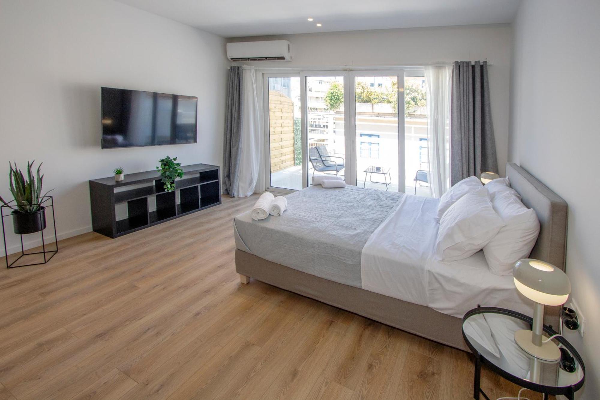 Frinely Apartments เอเธนส์ ภายนอก รูปภาพ